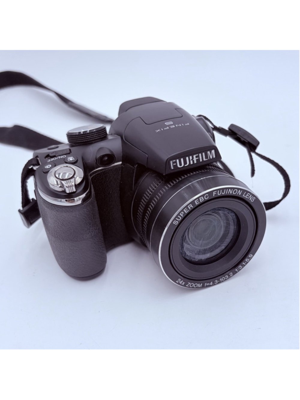 Fujifilm FinePix S Series S4200 14.0MP Digital Camera - Black (S4200)